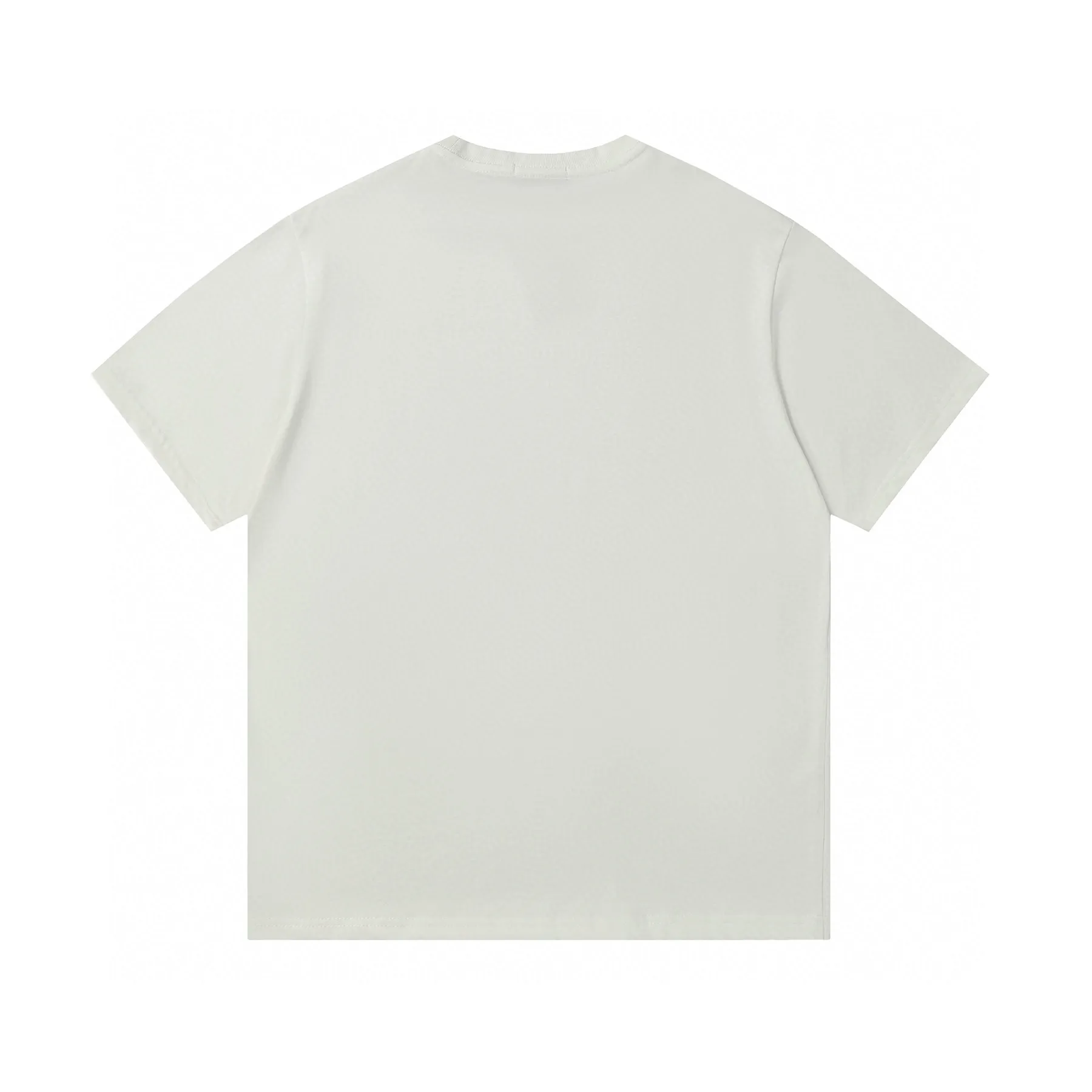 P126 Style number: 506 Ralph Lauren/Ralph Lauren 25ss summer new round-neck T-shirt with English letter embroidery. The main logo on the neck has a QR code mark, which can be scanned for verification. The detailed English letter logo embroidery is all high-density and made with imported Tajima machines, which distinguishes low-quality products on the market. 32 counts, 240g hydrophilic toner, 100% cotton fabric, comfortable and soft, highly breathable, focusing on high-end cost-effectiveness, needless to say good quality. Available in a variety of colors, both boys and girls can try this genderless style, giving them a yuppie tone in no time. Immerse yourself in your leisurely style, and have your own style in retro. Natural, vivid and very French romantic feelings, perfectly integrating youthful atmosphere and trend. Color: black, white, green, sky blue Size: S-xL S Shoulder width 44 Bust 104 Sleeve length 23 Clothing length 72 M Shoulder width 45 Bust 108 Sleeve length 24 Clothing length 74 L Shoulder width 46 Bust 112 Sleeve length 25 Clothing length 76 xL Shoulder width 47 Bust 116 Sleeve length 26 Clothing length 78
